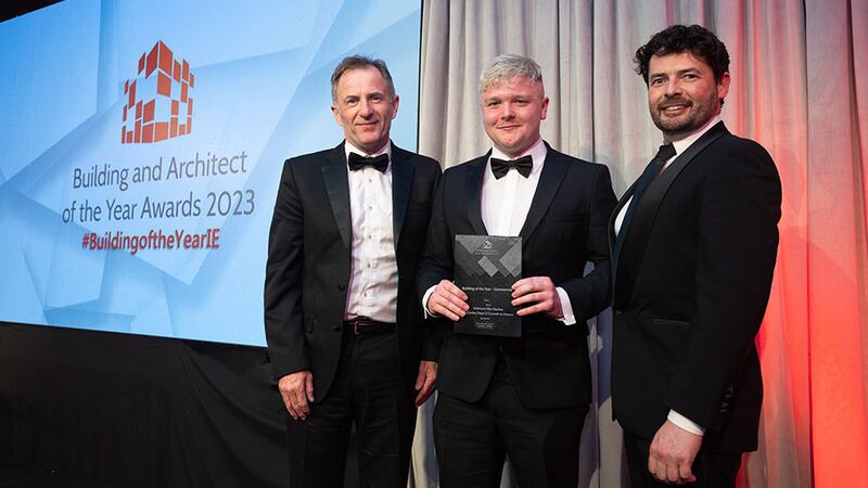 Jonathan Francis, business development manager, HandleCraft, presents the building of the year – commercial award to Dan Daye and Martin Spillane, McCauley Daye O’Connell Architects