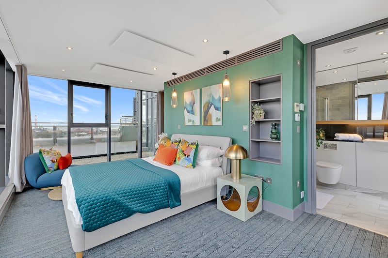 Principal bedroom