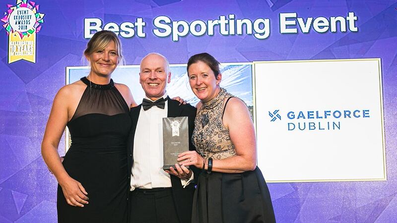 Rachelle O'Brien, Assistant Lecturer, School of Hospitality Management and Tourism, Dublin Institute of Technology, on behalf of AVC present the Best Conference award to the Croke Park Meetings & Events team.