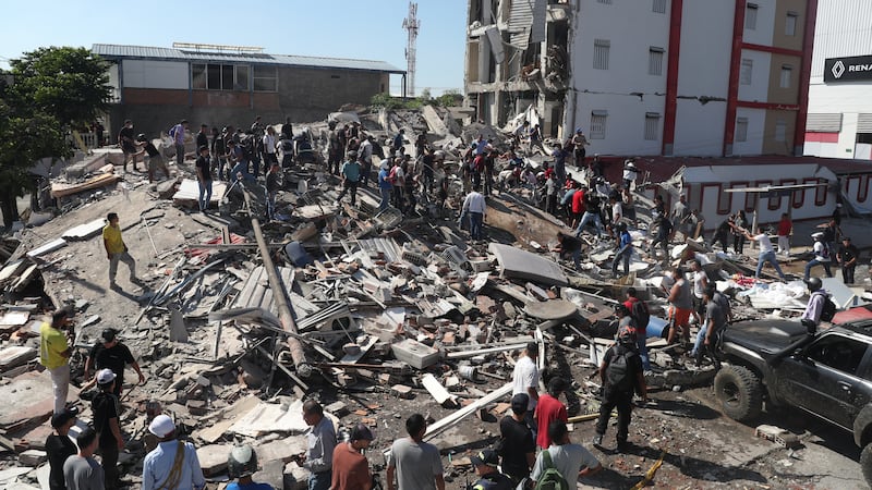 At least 77 killed after 7.4-magnitude earthquake hits Colombia