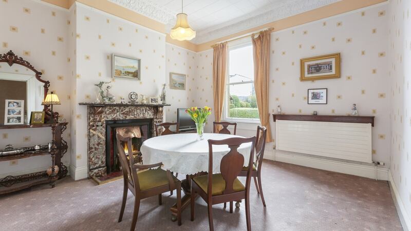 A dining  room