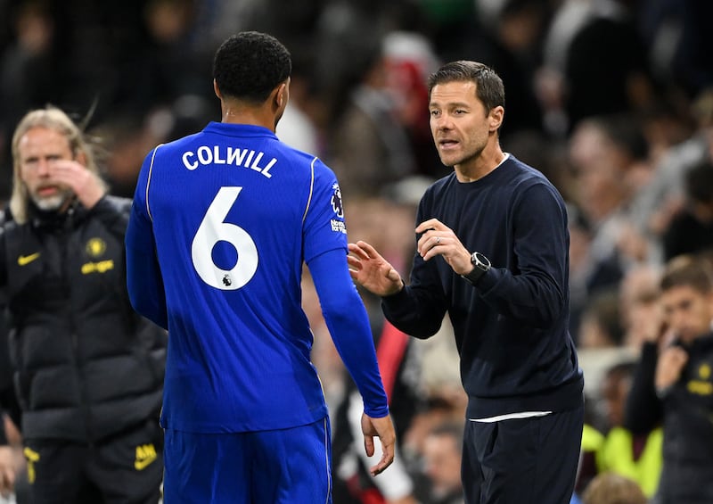 Chelsea manager Xabi Alonso speak to Levi Colwill during the game at Craven Cottage. Photograph: Mike Hewitt/Getty Images