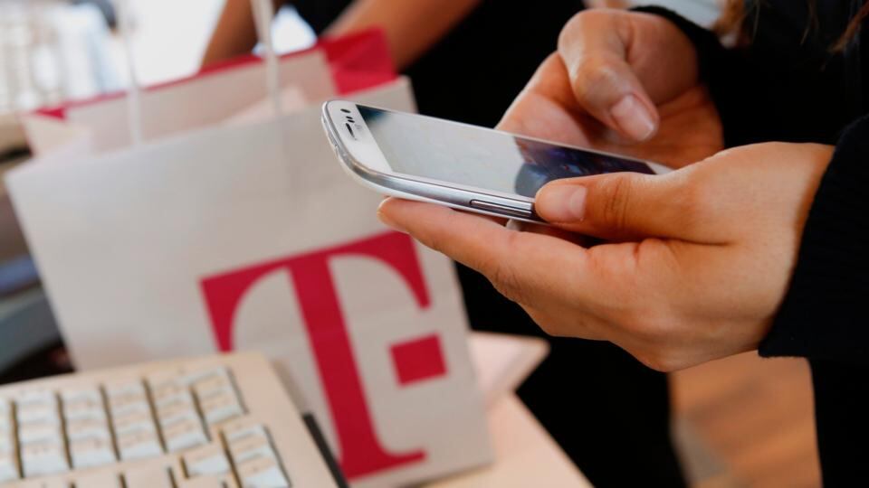 US retailers benefit from warmer April as sales bounce back