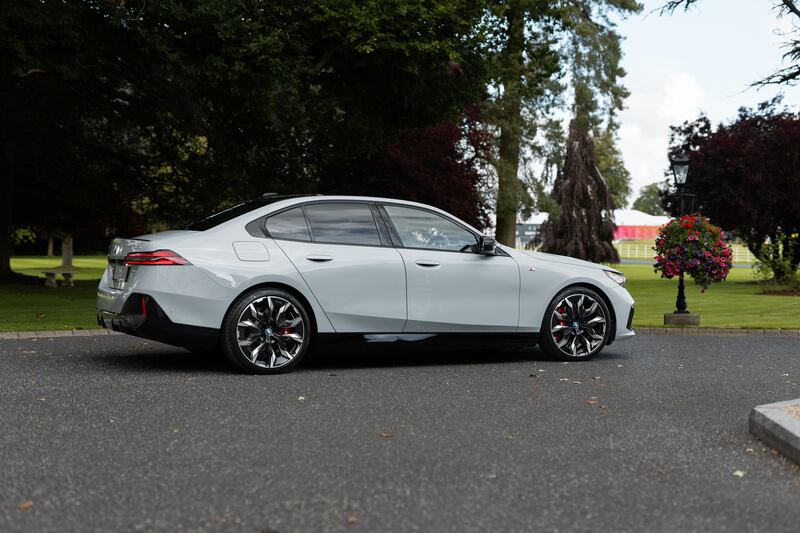 BMW i5