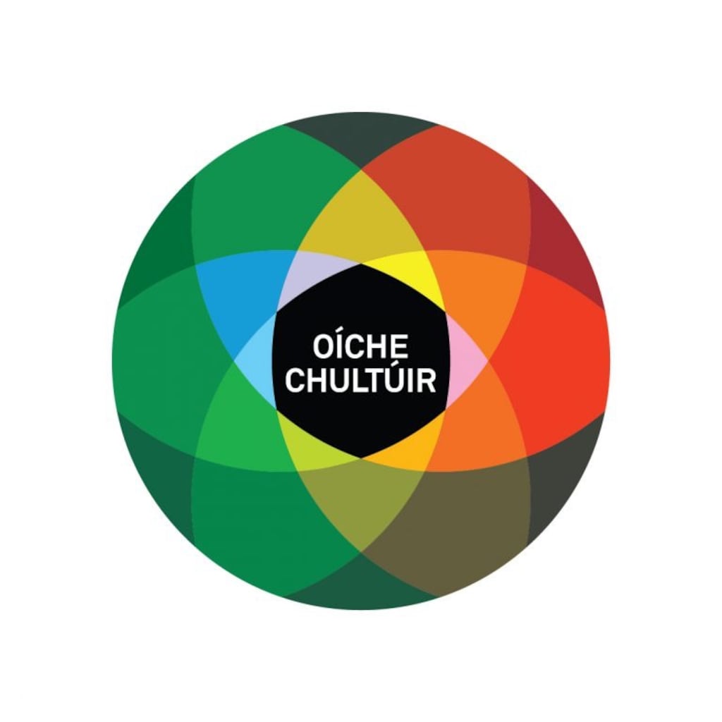 Tá Oíche Chultúir 2025 buailte linn, agus beidh draíocht ar leith le mothú Dé hAoine 19 Meán Fómhair nuair a bheidh pobail fud fad na tíre ag déanamh ceiliúradh ar cheann de na himeachtaí cultúir is mó sa tír.