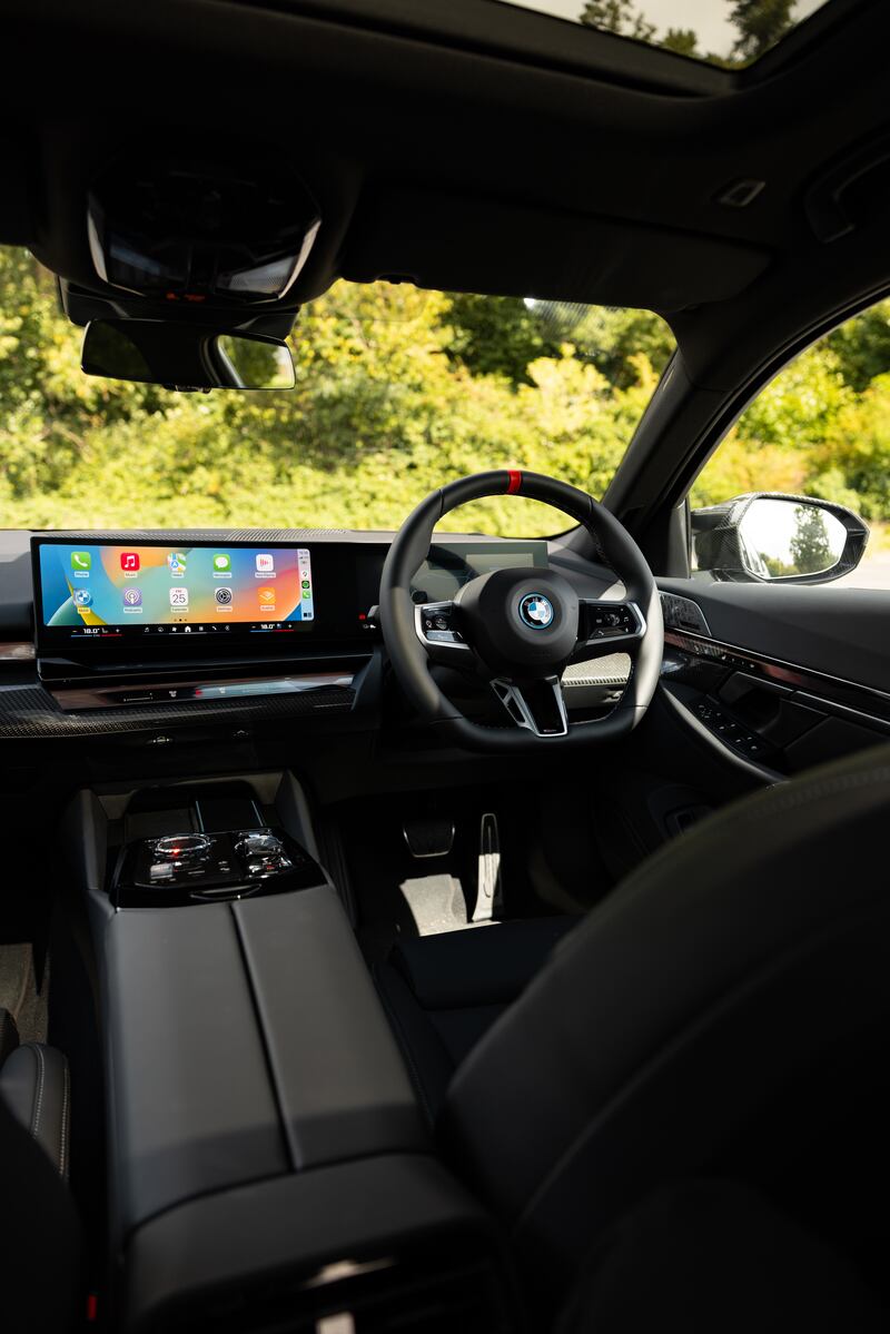 BMW i5