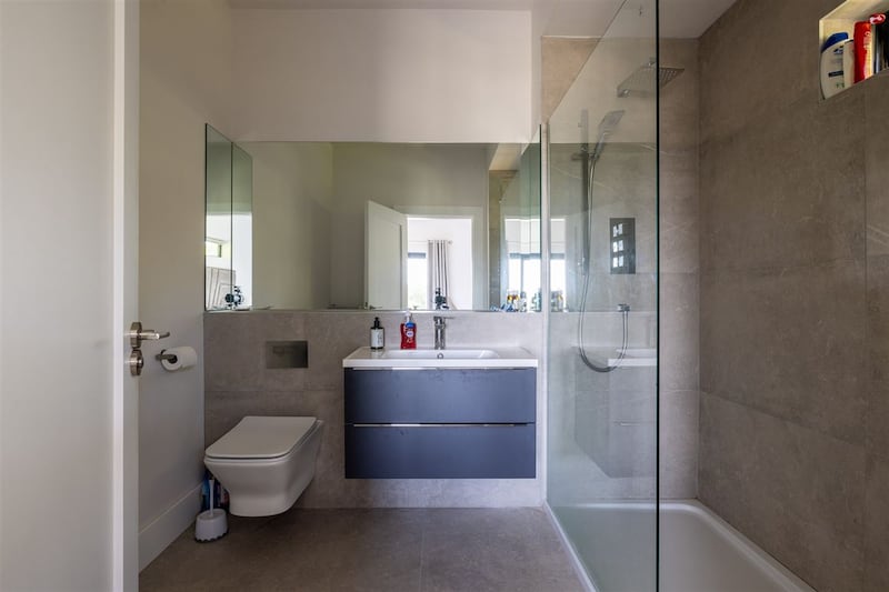 En suite shower room