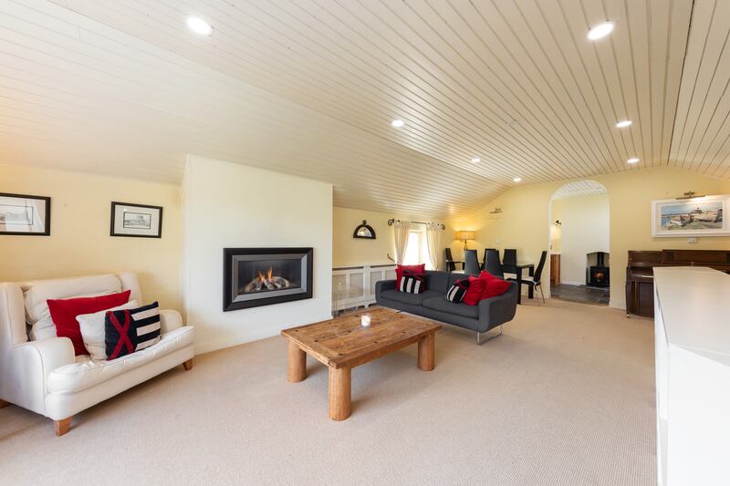 Living/dining room