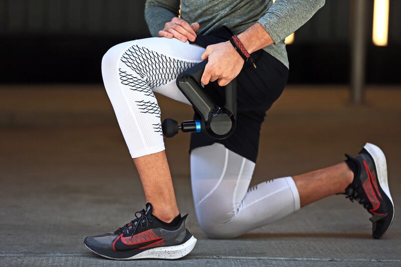 Pic: Gift fitness fans a massage gun – Therabody’s Theragun Elite massage gun