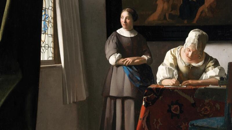 Johannes Vermeer – Bean ag scríobh litreach lena cailín tí. grianghraf: dánlann náisiúnta na héireann