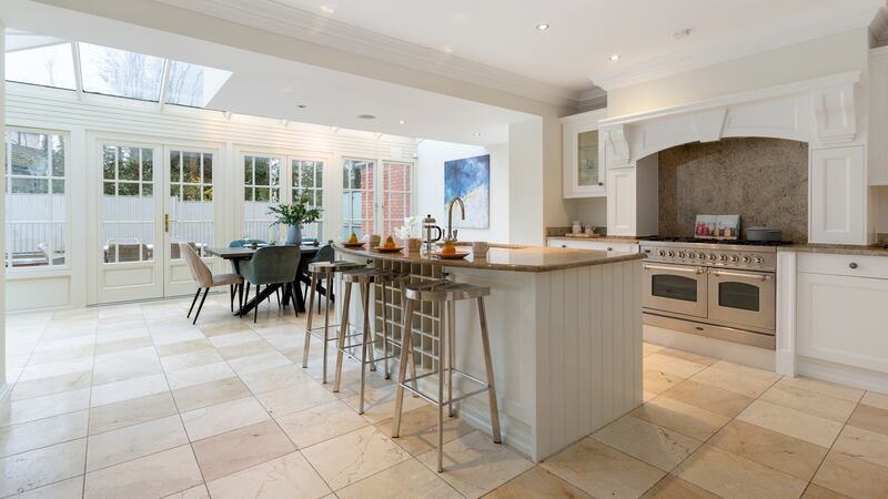 Large kitchen/diningroom