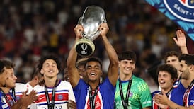 Khvicha Kvaratskhelia and Désiré Doué give PSG Super Cup win over Aston Villa