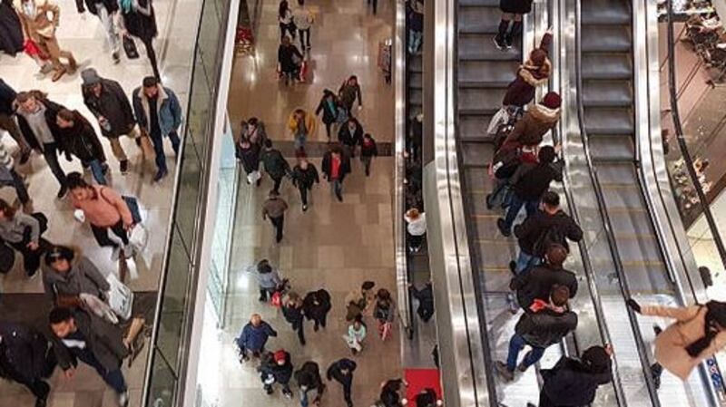 Town-centre shopping streets and retail parks in the North suffered the biggest fall off in potential shoppers, with both recording a fall of -2.3%