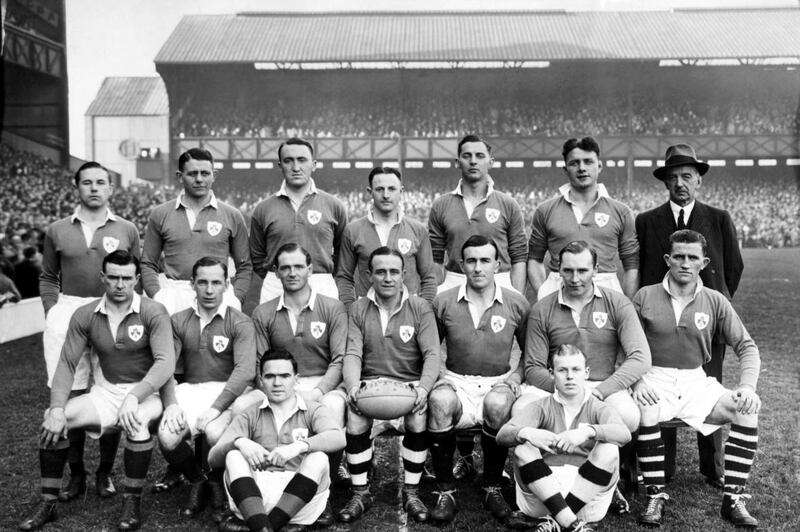 Harry McKibbin, far left in the back row, before an Ireland v England Five Nations match in 1939.