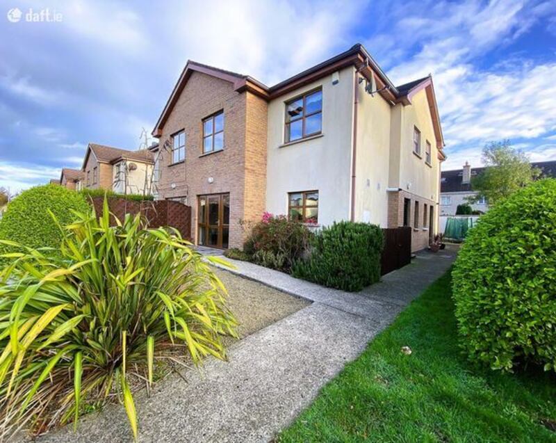 30 Rathevan Close