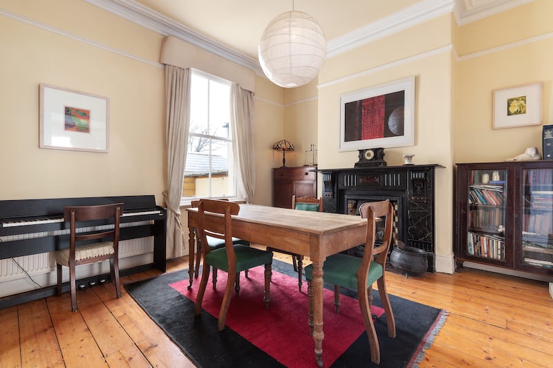 Dining room.