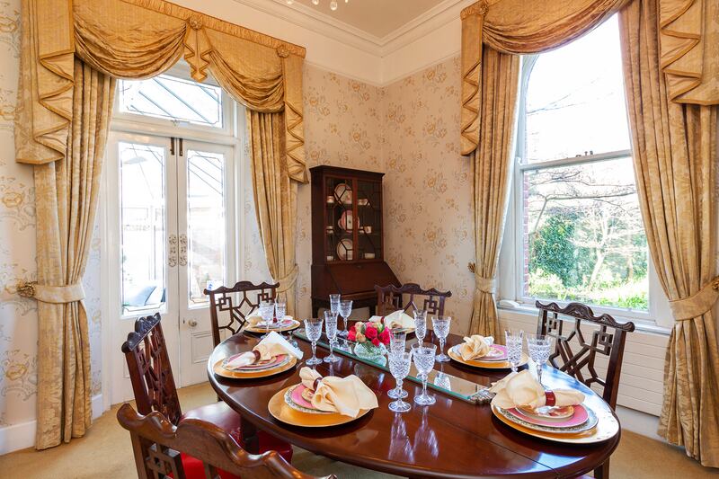 Dining room.