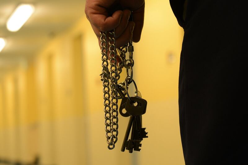 Failure to restart family visits and religious services in prisons condemned in Dáil