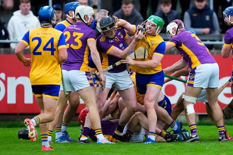 Dublin Senior Hurling Championship Semi-Final, Parnell Park, Dublin 12/10/2025
Kilmacud Crokes vs Na Fianna
Tempers rise with both teams near the end of the game
Mandatory Credit ©INPHO/James Lawlor