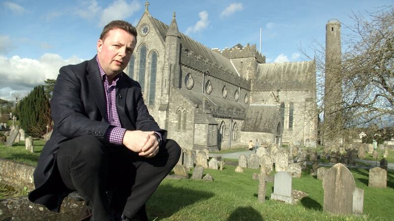 Oliver Callan in Divorcing God
