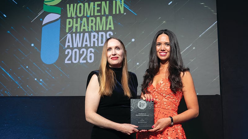 Aoife Callan, awards judging co-ordinator, presents the excellence in pharma & life sciences award to Alette Ramos Hunt, Novartis