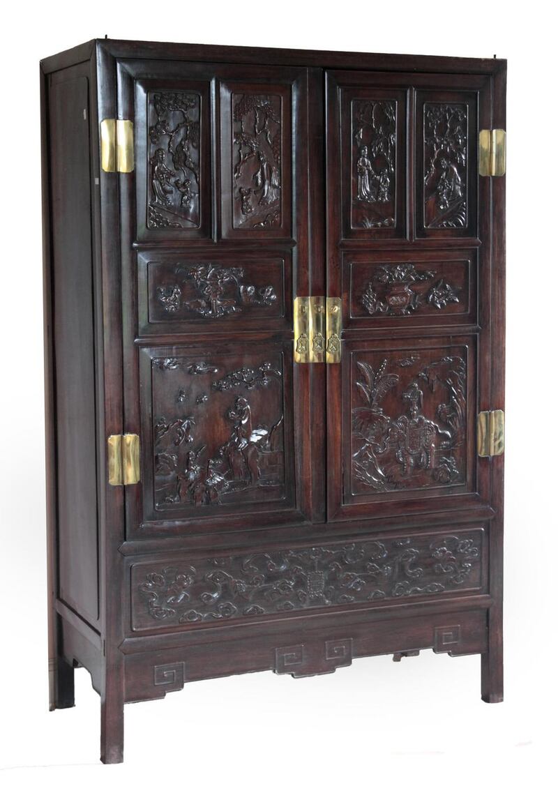 Lot 145: Qing Dynasty carved hardwood cabinet, €2,000- 3,000