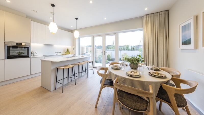 Three-bed kitchen