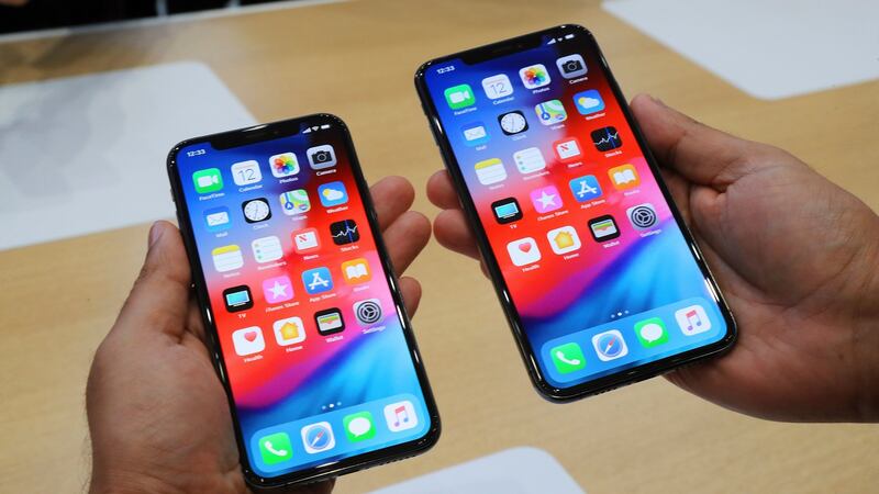 More memory, more money: The iPhone XS, left, and the iPhone XS Max   Photograph: The New York Times