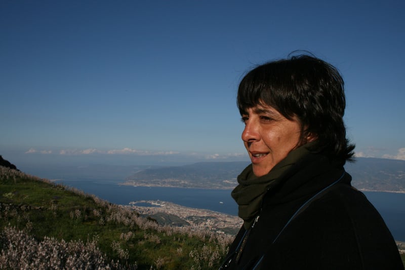 Anna Giordano engaged with the poachers, explaining that in killing just one bird in spring before the breeding season, there would two to six fewer birds in autumn, and eventually they would become extinct.