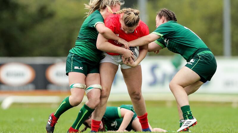 Keep an eye out for Munster and Ireland’s Dorothy Wall. Photo: Laszlo Geczo/Inpho