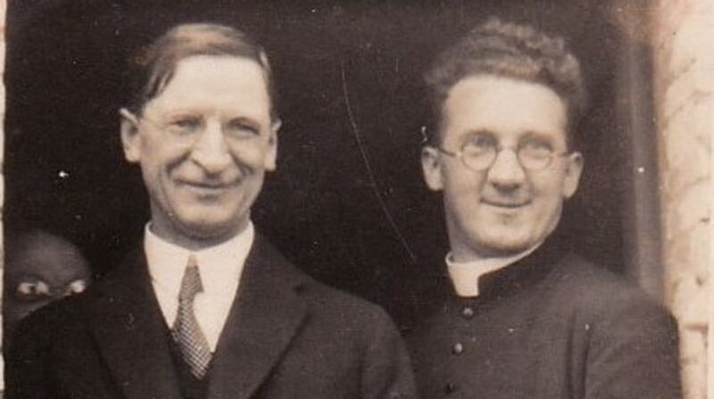 Monsignor Hugh O’Flaherty with Eamon de Valera. Courtesy of the Marie Lalor archive.