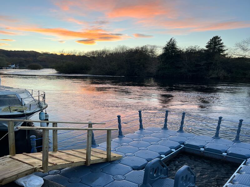 Pontoon and plunge pool at the Hot Box Sauna on the river Barrow in Graiguenamanagh