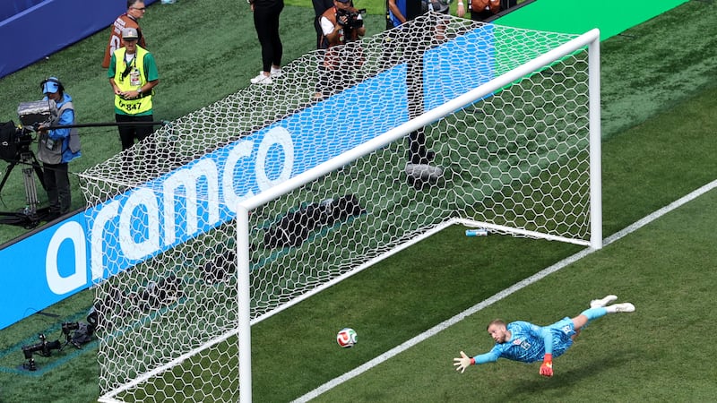 Dembélé hat-trick brushes second-string Norway aside as France top group