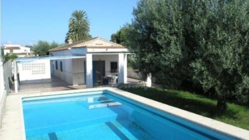 Three-bedroom house near the town of Oliva in Valencia, Spain