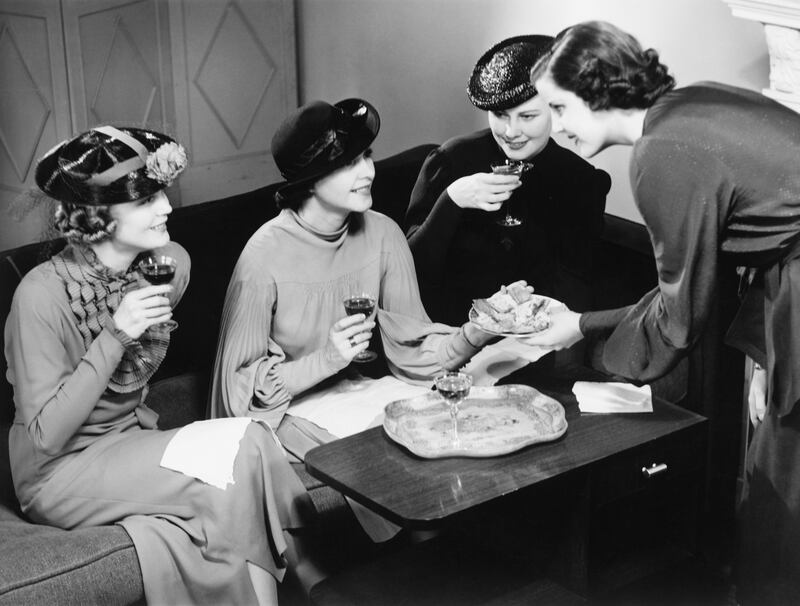 The perky flapper girl of the Jazz Age had grown up into an angular shouldered and well-tailored Business Woman, 30′s style.