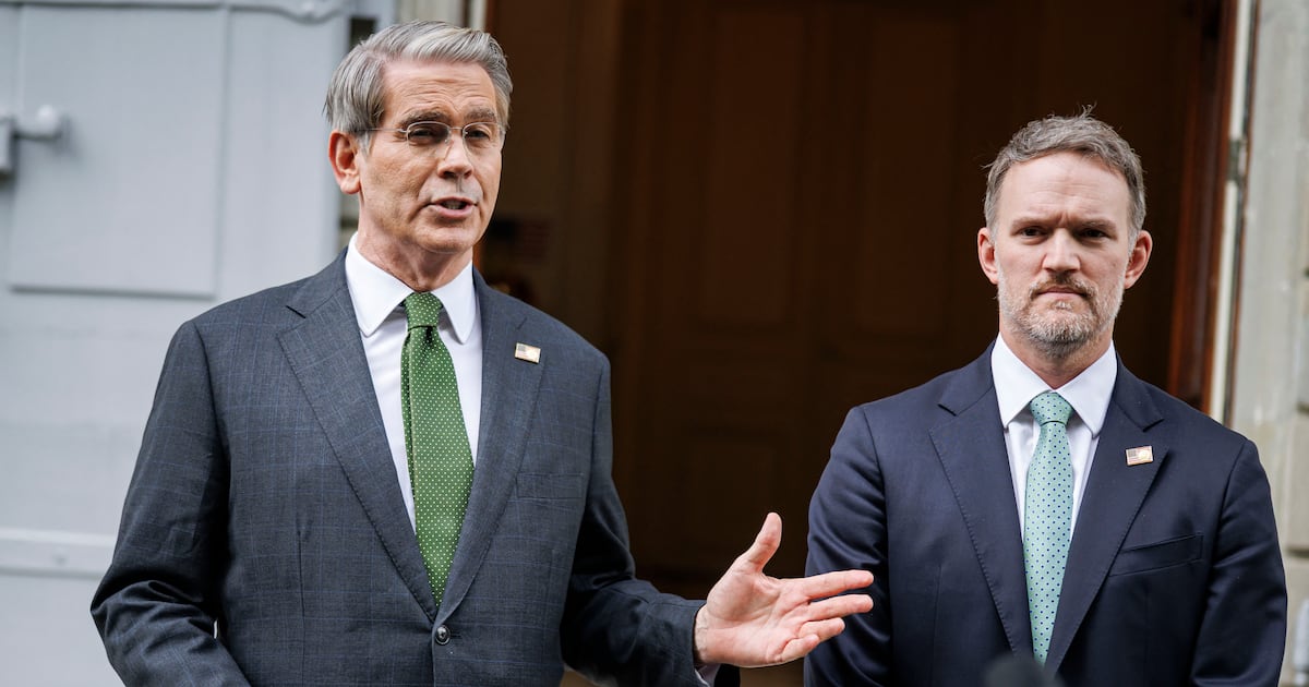 US and China agree to slash tariffs for 90 days in major de-escalation