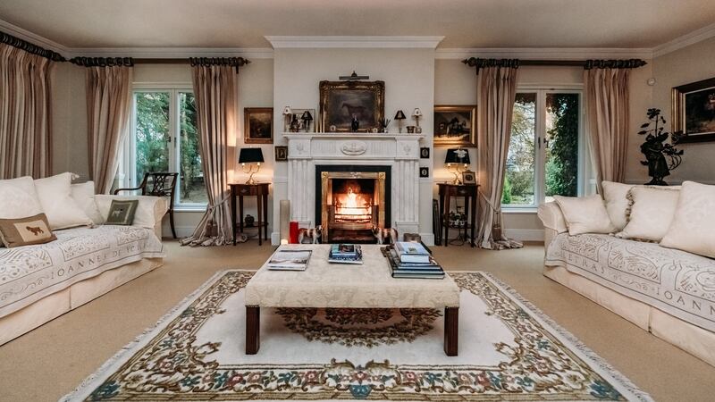 Dual-aspect living room