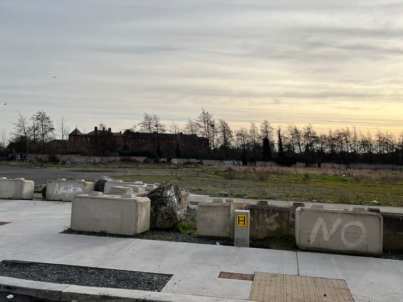 The demolition and redevelopment of the O’Devaney Gardens 1950s flat complex near the Phoenix Park was to be pursued under the 2000-2006 National Development Plan.