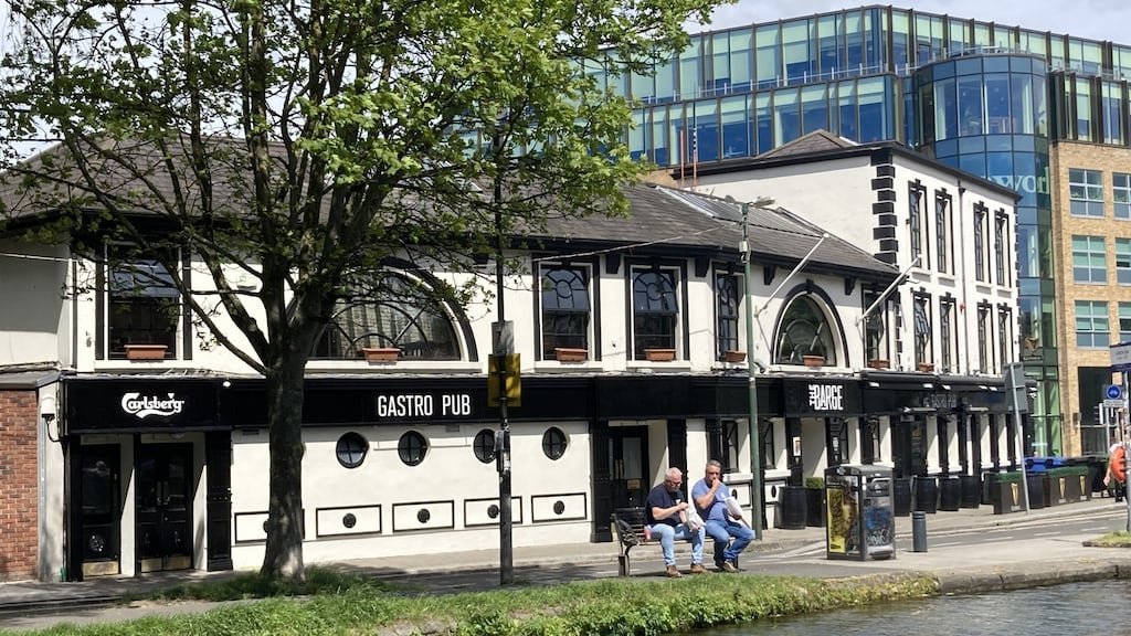 The Barge occupies a prominent trading position overlooking the Grand Canal at Charlemont Bridge
