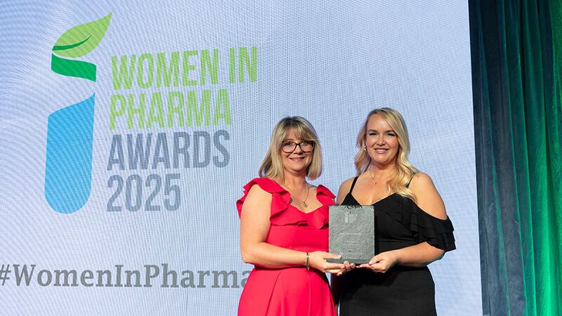 Christine Sutton, organisational psychology lead at Making Shift Happen, presents the best site leadership award to Niamh Byrne on behalf of Catherine Hampson, Diagnexia