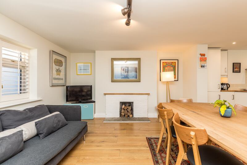 Living/dining area