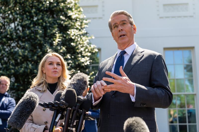 White House press secretary Karoline Leavitt and secretary of the treasury Scott Bessent speak to reporters about President Donald Trump’s decision to pause his reciprocal tariffs. Photograph: Eric Lee/The New York Times
                      