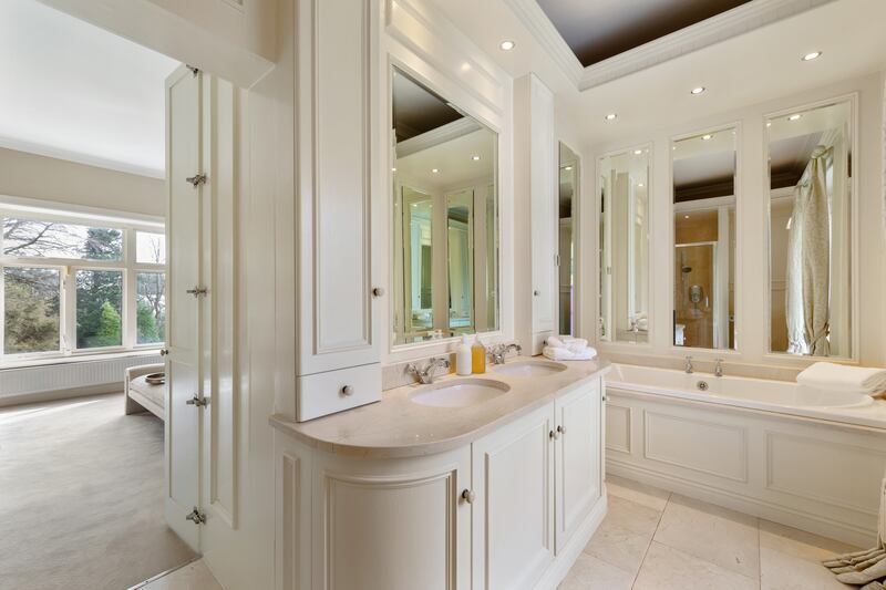 Main bedroom ensuite