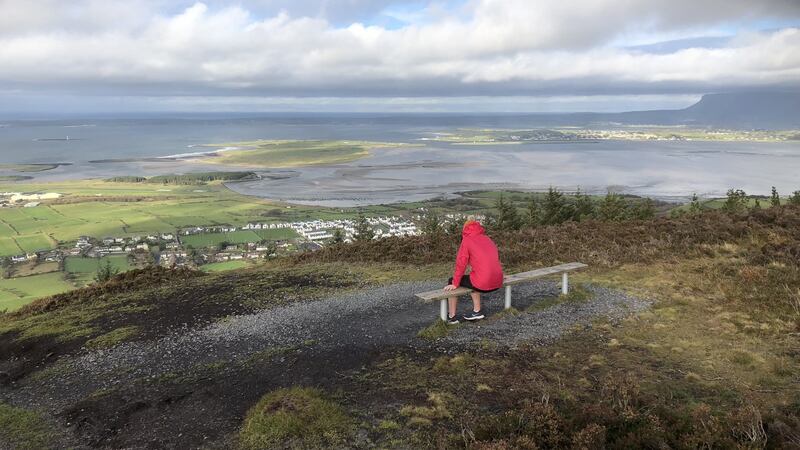 Queen Maeve’s Trail boasts  one of the best-situated benches in the northwest, offering spectacular views of Strandhill’s famous  surfing waves,  Rosses Point and Ben Bulben