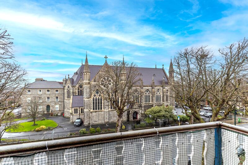 There's excellent views from the balcony on the top floor.
