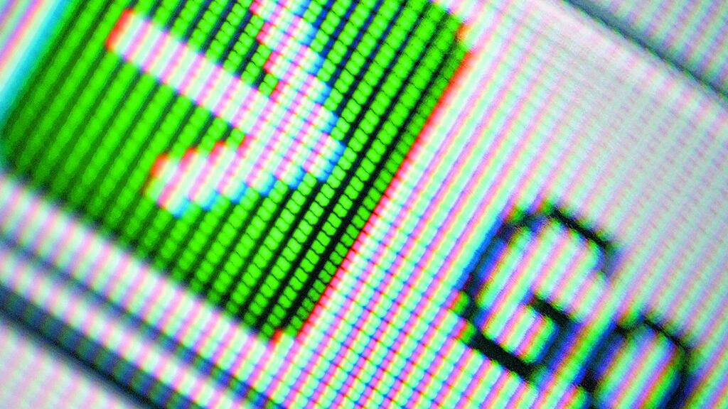 “There’s not a lot of forgiveness for technology companies right now,” says analyst as Yelp reports first quarter loss.