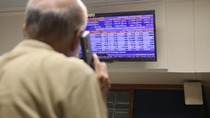Oil prices rise back above $90 as Iran hits tankers