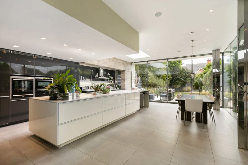 33 Ailesbury Road, Ballsbridge, Dublin 4: kitchen/diningroom