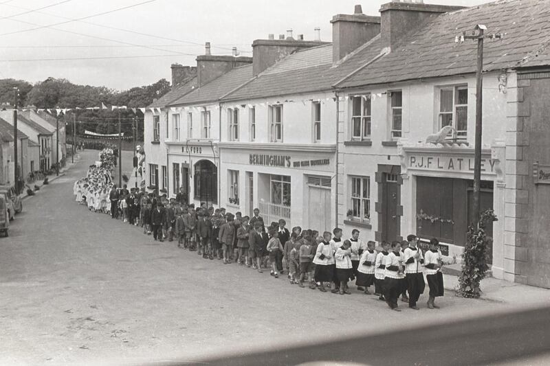 Robert Cresswell: Corpus Christi Procession, Kinvara, 1955-56