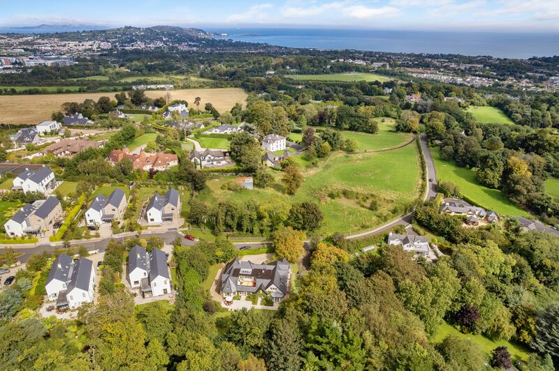 There are a number of very secluded developments of large, expensive houses off both Ferndale and Rathmichael Roads.